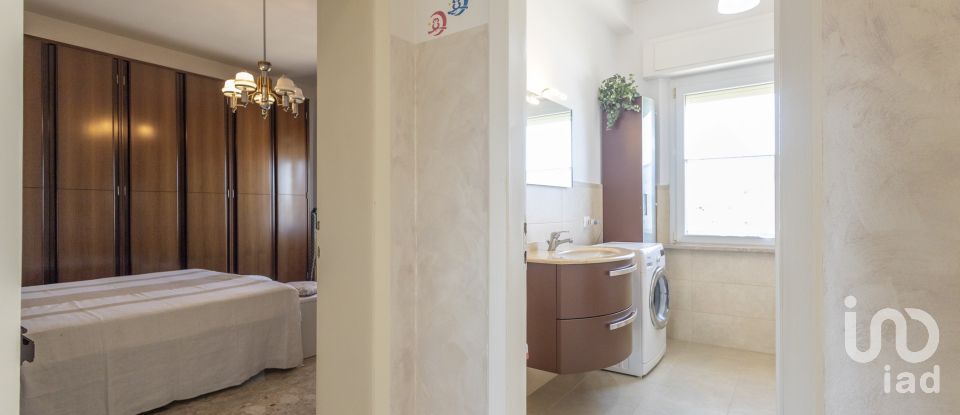 Villa Bifamiliare 10 locali di 270 m² in Filottrano (60024)