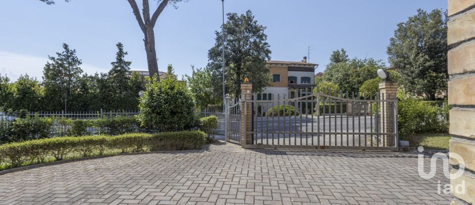 Villa Bifamiliare 10 locali di 270 m² in Filottrano (60024)