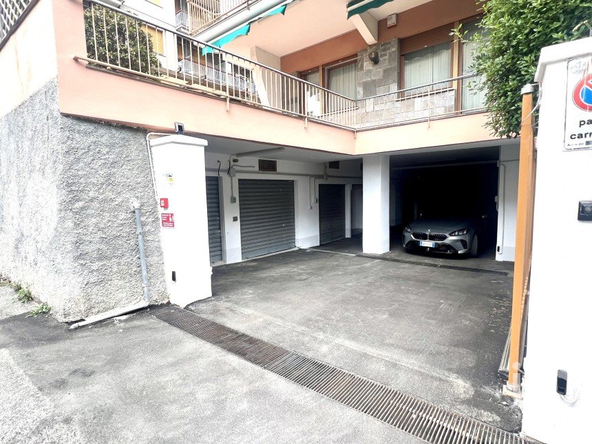Posto auto di 16 m² in Genova (16146)