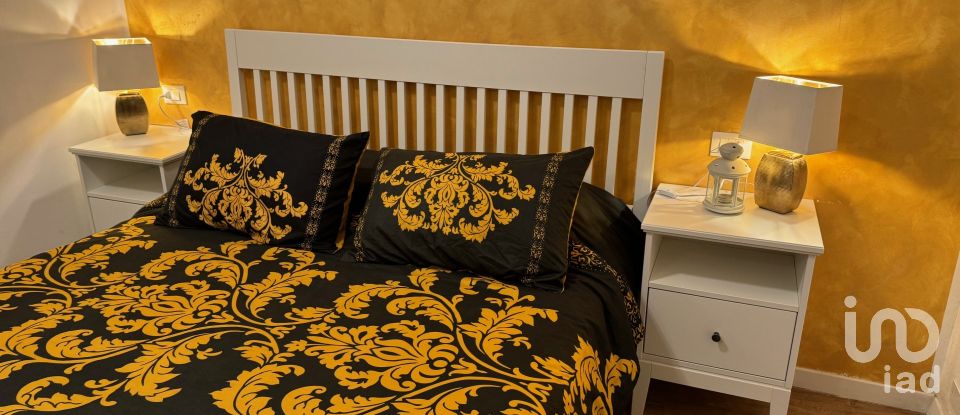 One-room apartment of 30 m² in Genova (16127)