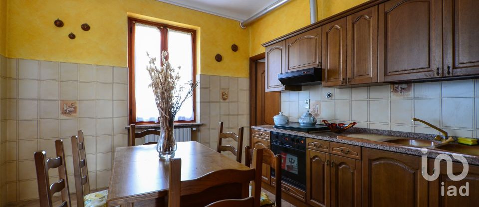 Casa indipendente 13 locali di 383 m² in Dogliani (12063)