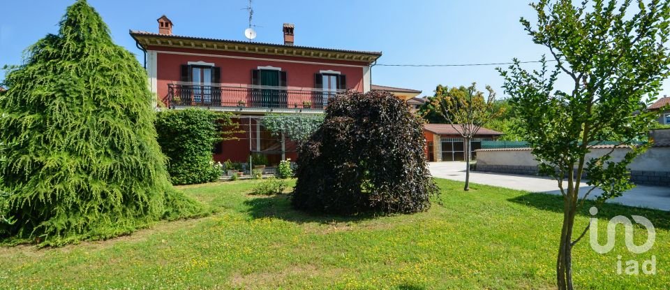 Casa indipendente 13 locali di 383 m² in Dogliani (12063)