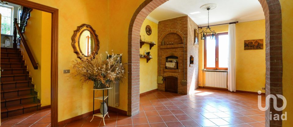 Casa indipendente 13 locali di 383 m² in Dogliani (12063)