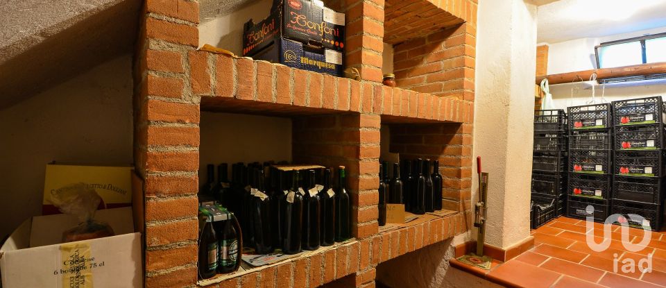 Casa indipendente 13 locali di 383 m² in Dogliani (12063)