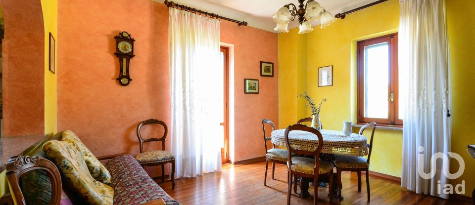 Casa indipendente 13 locali di 383 m² in Dogliani (12063)