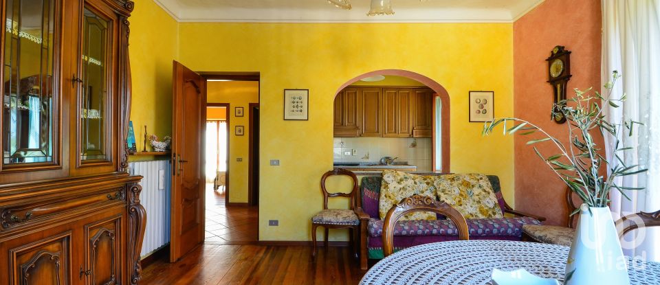 Casa indipendente 13 locali di 383 m² in Dogliani (12063)