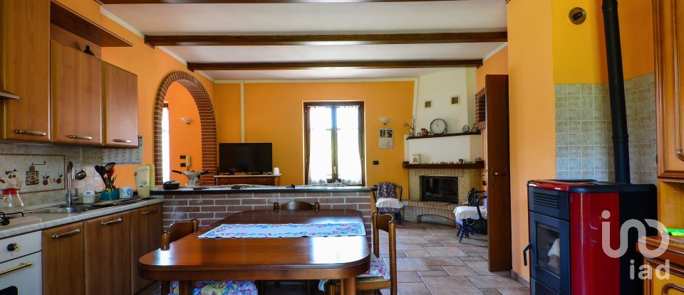 Casa indipendente 13 locali di 383 m² in Dogliani (12063)