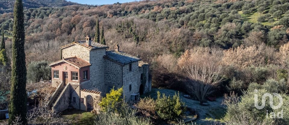 Casale 14 locali di 227 m² in Castel del Piano (58033)