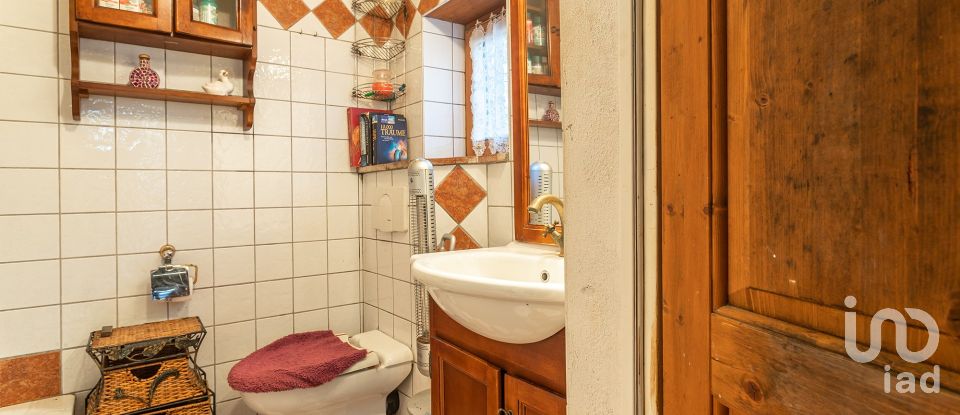 Casale 14 locali di 227 m² in Castel del Piano (58033)