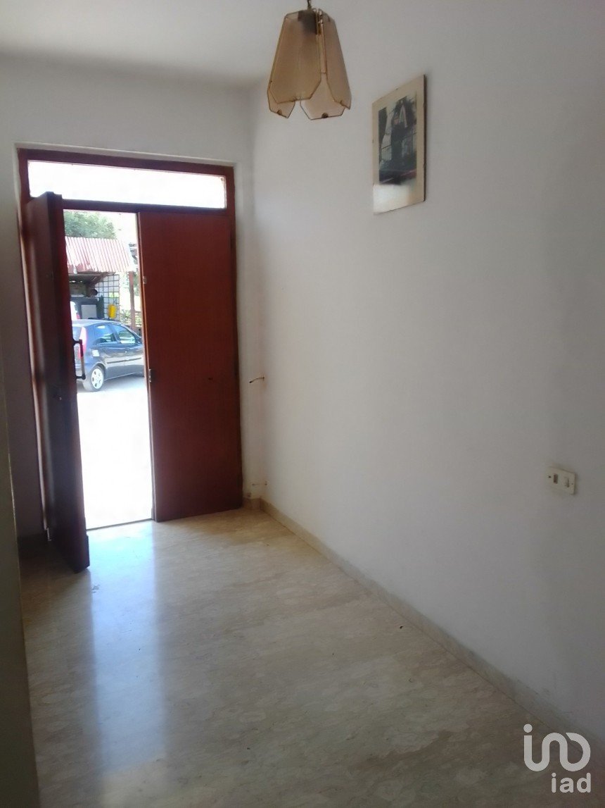 Monolocale di 200 m² a Roseto degli Abruzzi (64026)