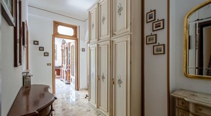 Apartment 6 rooms of 82 m² in Genova (16164)
