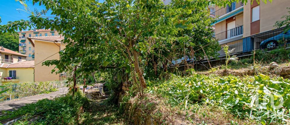 Apartment 6 rooms of 82 m² in Genova (16164)