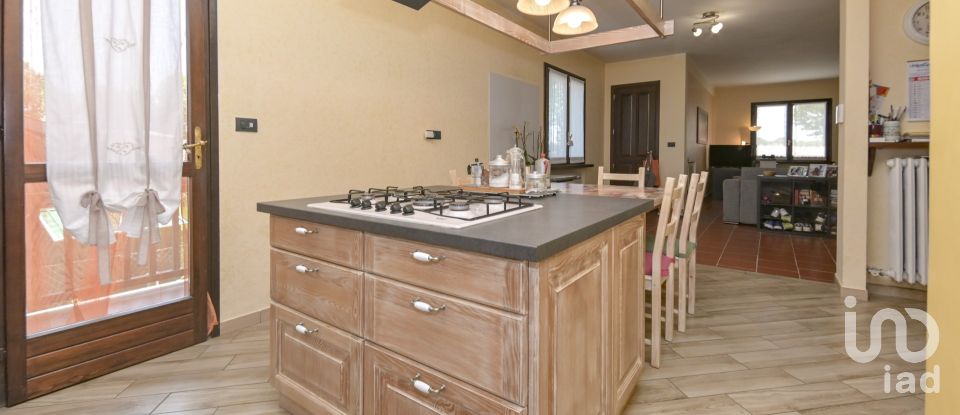 Appartamento 5 locali di 222 m² a San Carlo Canavese (10070)