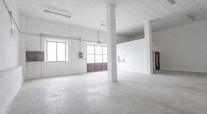 Negozio / locale commerciale di 118 m² in Agugliano (60020)