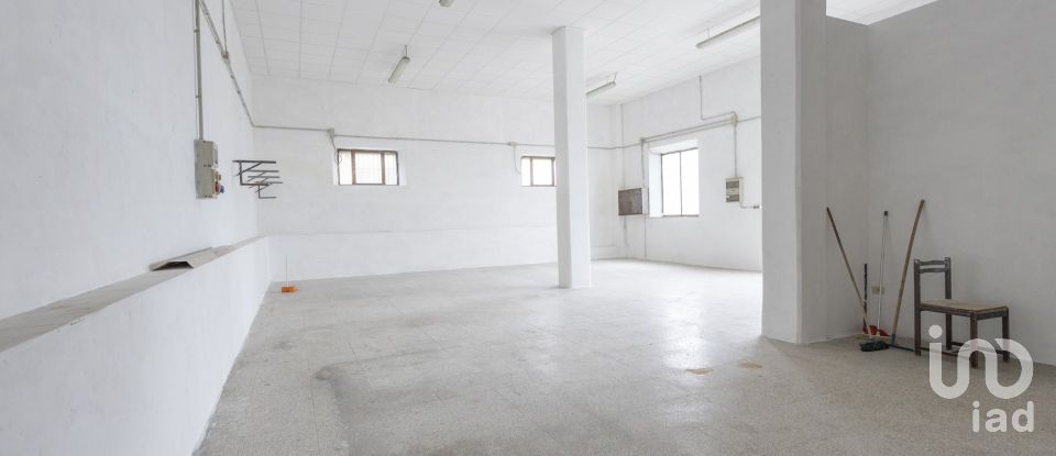 Negozio / locale commerciale di 118 m² in Agugliano (60020)