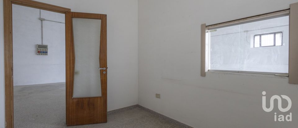 Negozio / locale commerciale di 118 m² in Agugliano (60020)