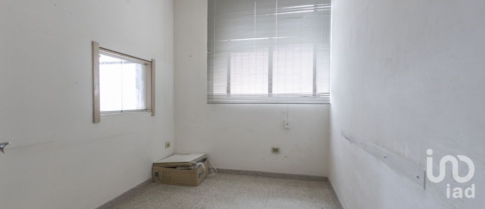 Negozio / locale commerciale di 118 m² in Agugliano (60020)