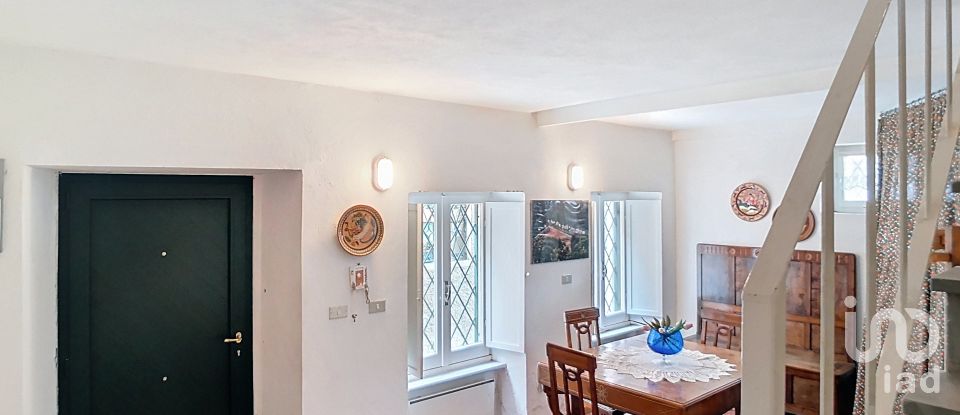 Casa indipendente / Villa 5 locali di 99 m² in Neirone (16040)