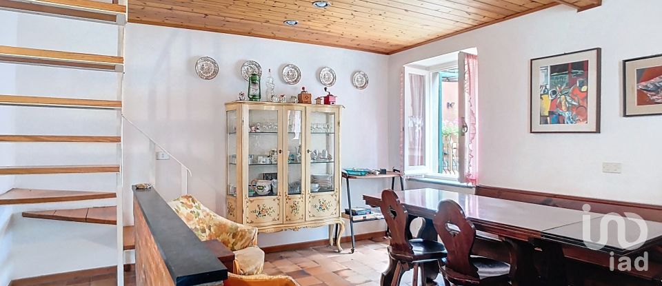 Casa indipendente / Villa 5 locali di 99 m² in Neirone (16040)