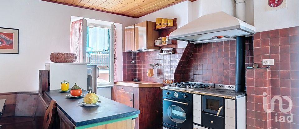 Casa indipendente / Villa 5 locali di 99 m² in Neirone (16040)