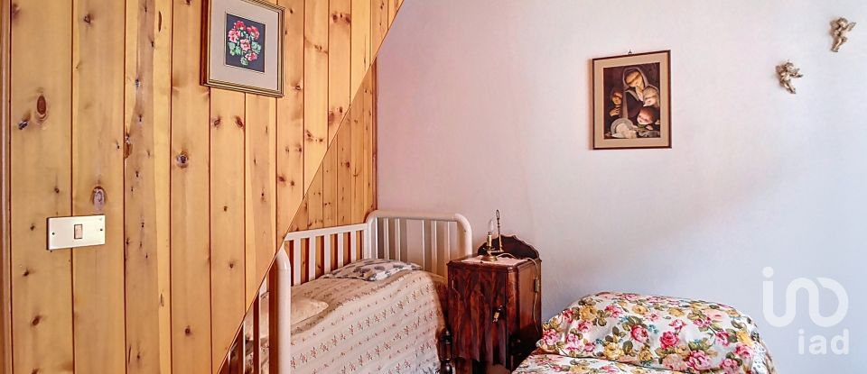 Casa indipendente / Villa 5 locali di 99 m² in Neirone (16040)