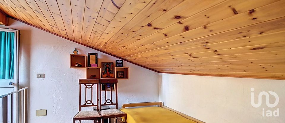 Casa indipendente / Villa 5 locali di 99 m² in Neirone (16040)