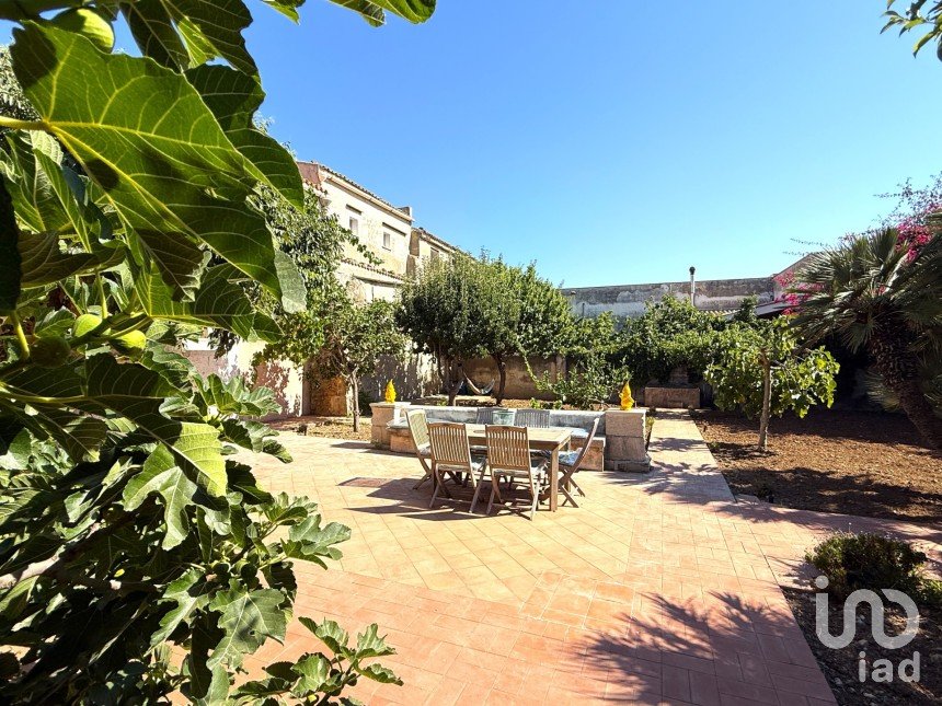 Casa indipendente 4 locali di 171 m² in Noto (96017)