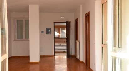 Loft 3 locali di 133 m² a Roma (00125)