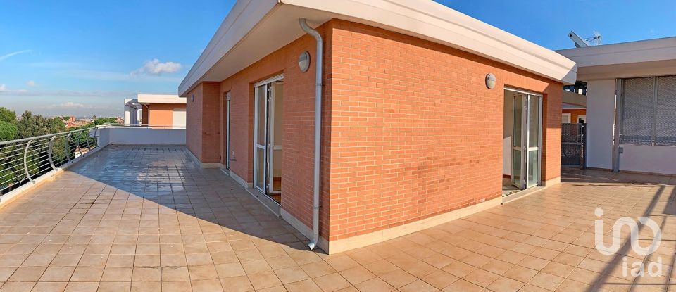 Loft 3 rooms of 133 m² in Roma (00125)