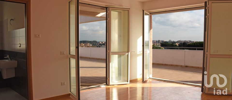 Trilocale di 142 m² a Roma (00125)