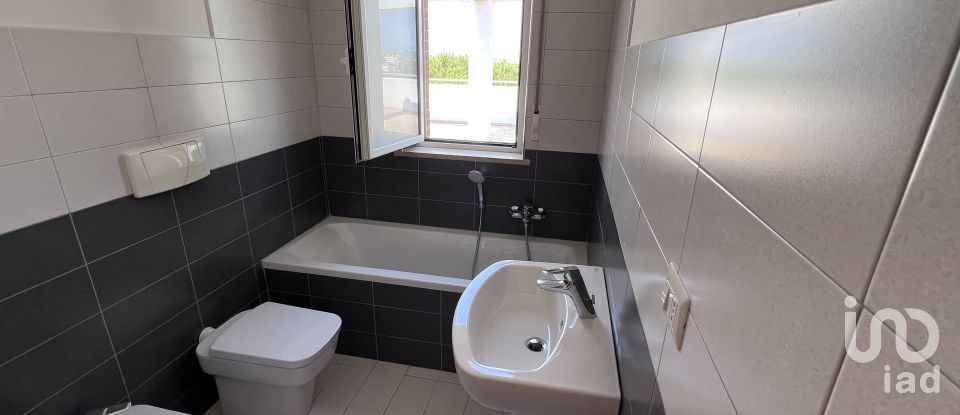 Trilocale di 142 m² a Roma (00125)