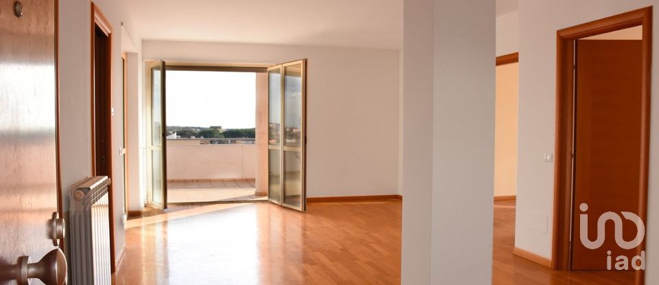 Loft 3 locali di 145 m² a Roma (00125)