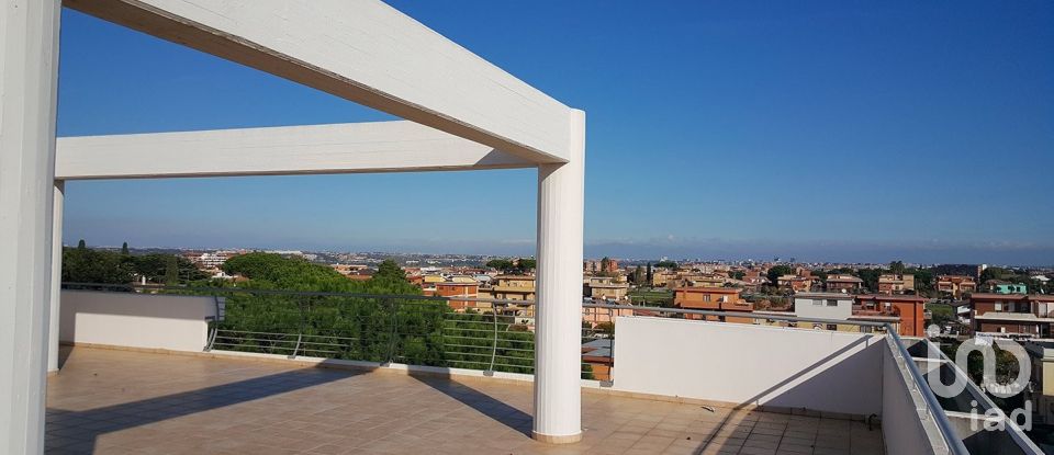 Loft 3 locali di 145 m² a Roma (00125)