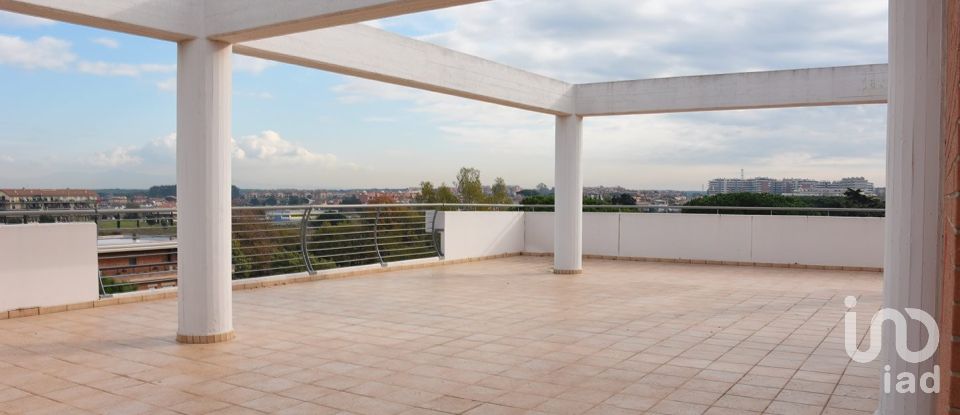 Loft 3 locali di 145 m² a Roma (00125)
