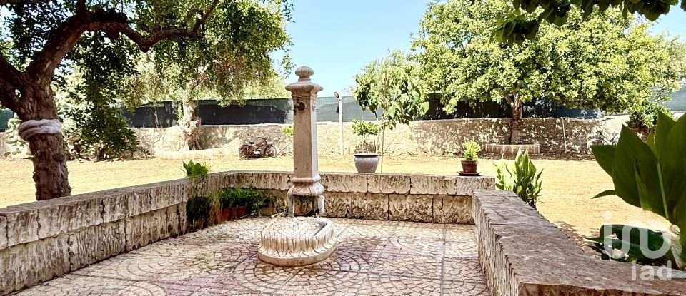 Casale 5 locali di 249 m² in Avola (96012)