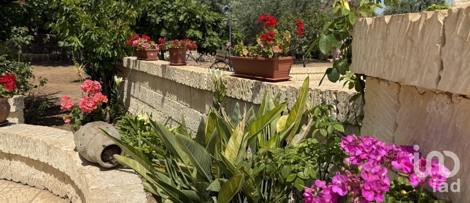 Casale 5 locali di 249 m² in Avola (96012)