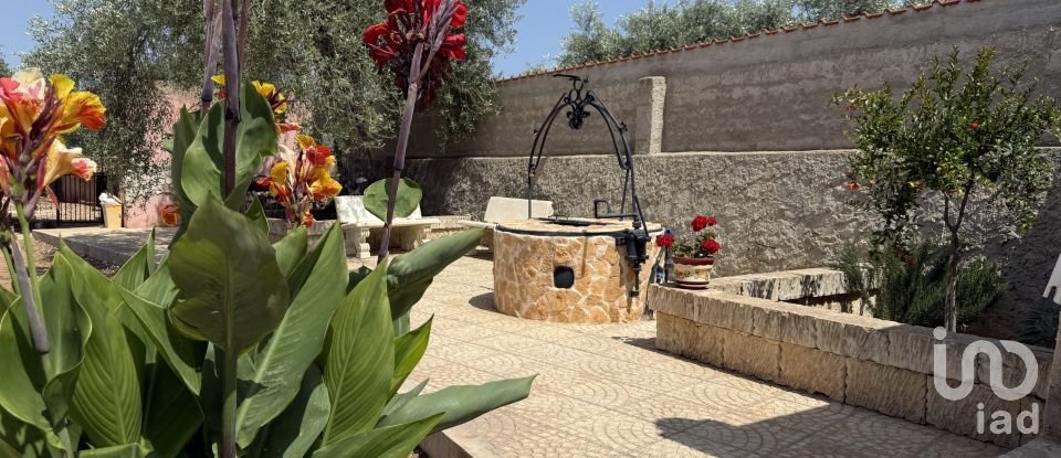 Casale 5 locali di 249 m² in Avola (96012)