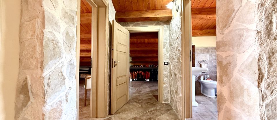 Casale 5 locali di 249 m² in Avola (96012)