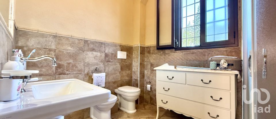 Casale 5 locali di 249 m² in Avola (96012)