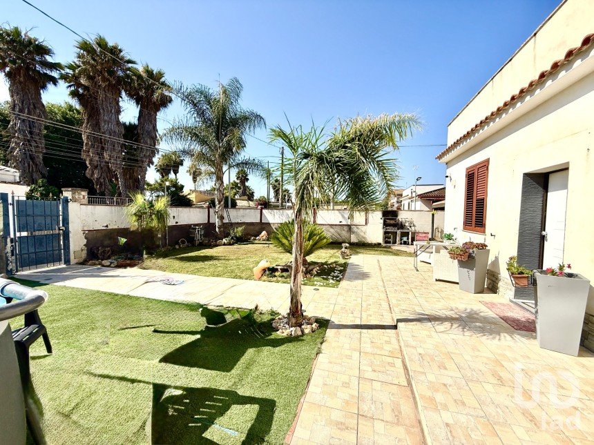 Casale 4 locali di 200 m² in Avola (96012)