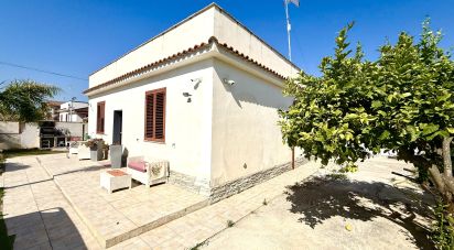 Casale 4 locali di 200 m² in Avola (96012)