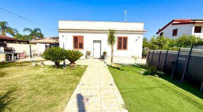 Casale 4 locali di 200 m² in Avola (96012)