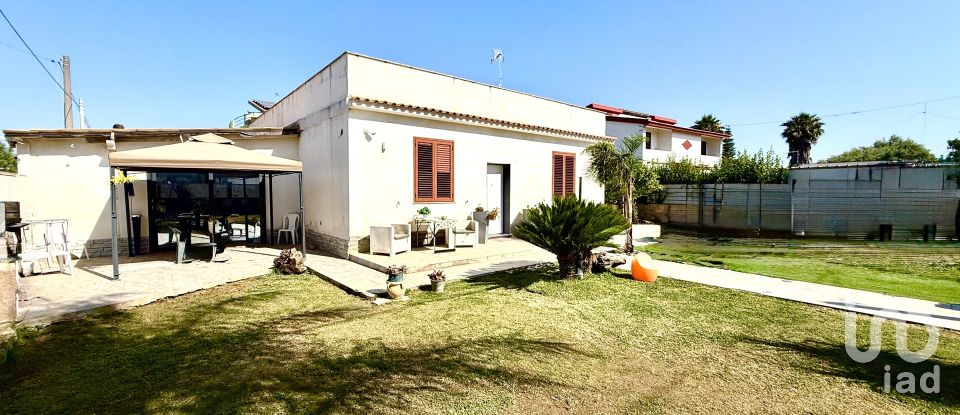 Casale 4 locali di 200 m² in Avola (96012)