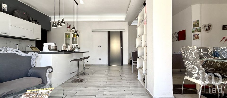 Casale 4 locali di 200 m² in Avola (96012)