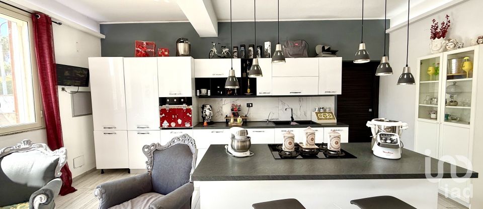 Casale 4 locali di 200 m² in Avola (96012)