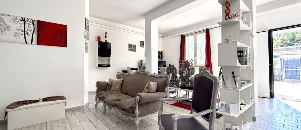 Casale 4 locali di 200 m² in Avola (96012)