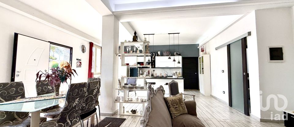 Casale 4 locali di 200 m² in Avola (96012)