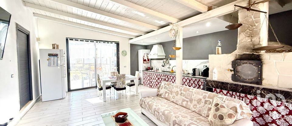 Casale 4 locali di 200 m² in Avola (96012)