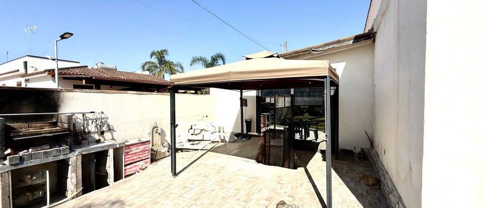 Casale 4 locali di 200 m² in Avola (96012)