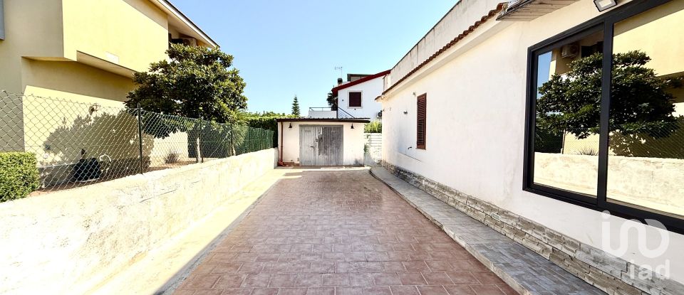 Casale 4 locali di 200 m² in Avola (96012)